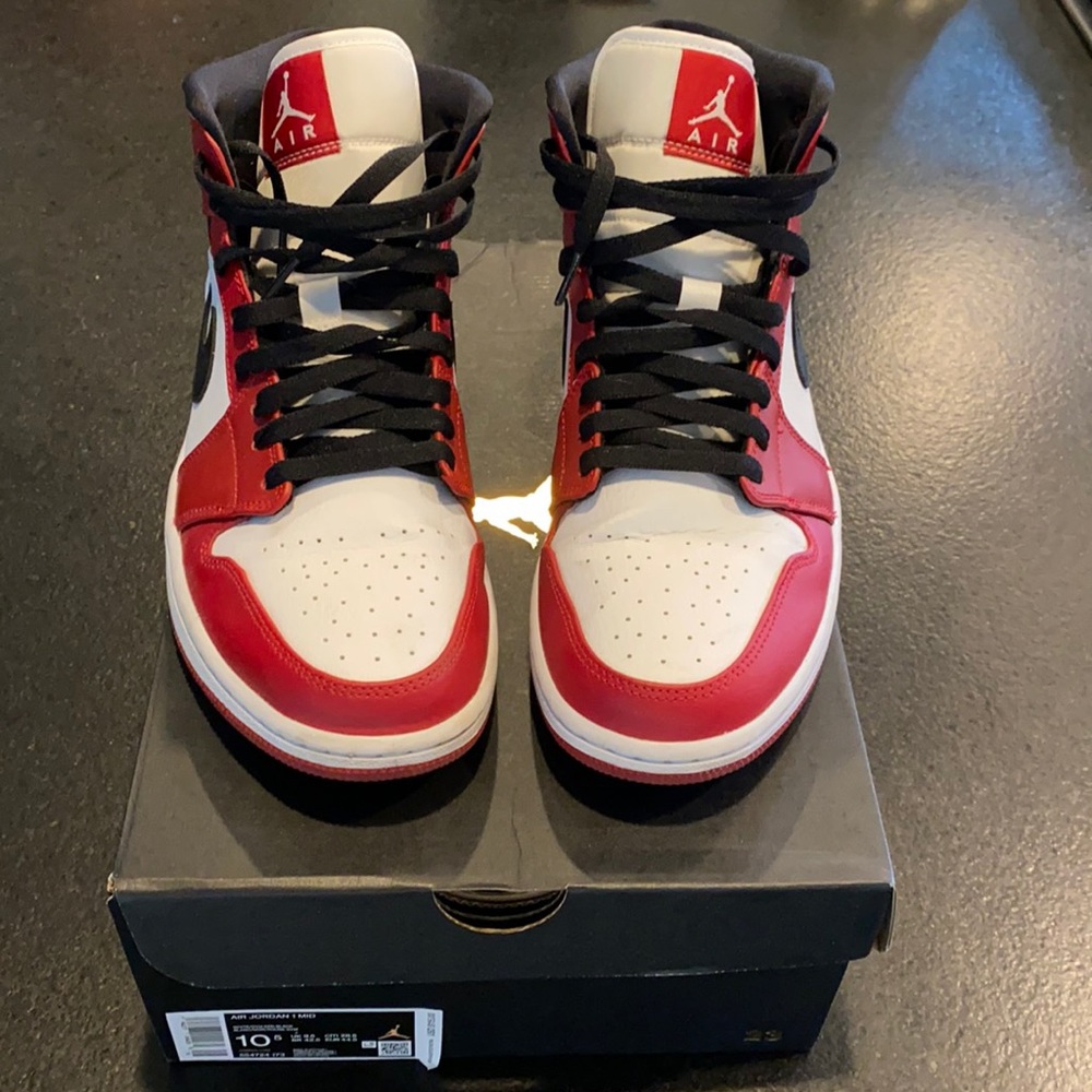 Air Jordan 1 mid